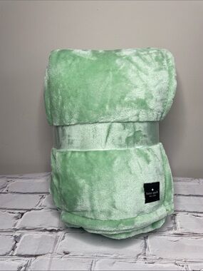 kate spade Plush Throw Blanket - Light Mint